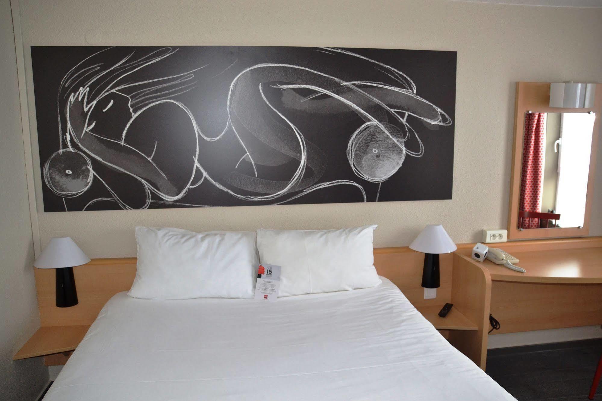 B&B Hotel Reims Centre Erlon Bagian luar foto